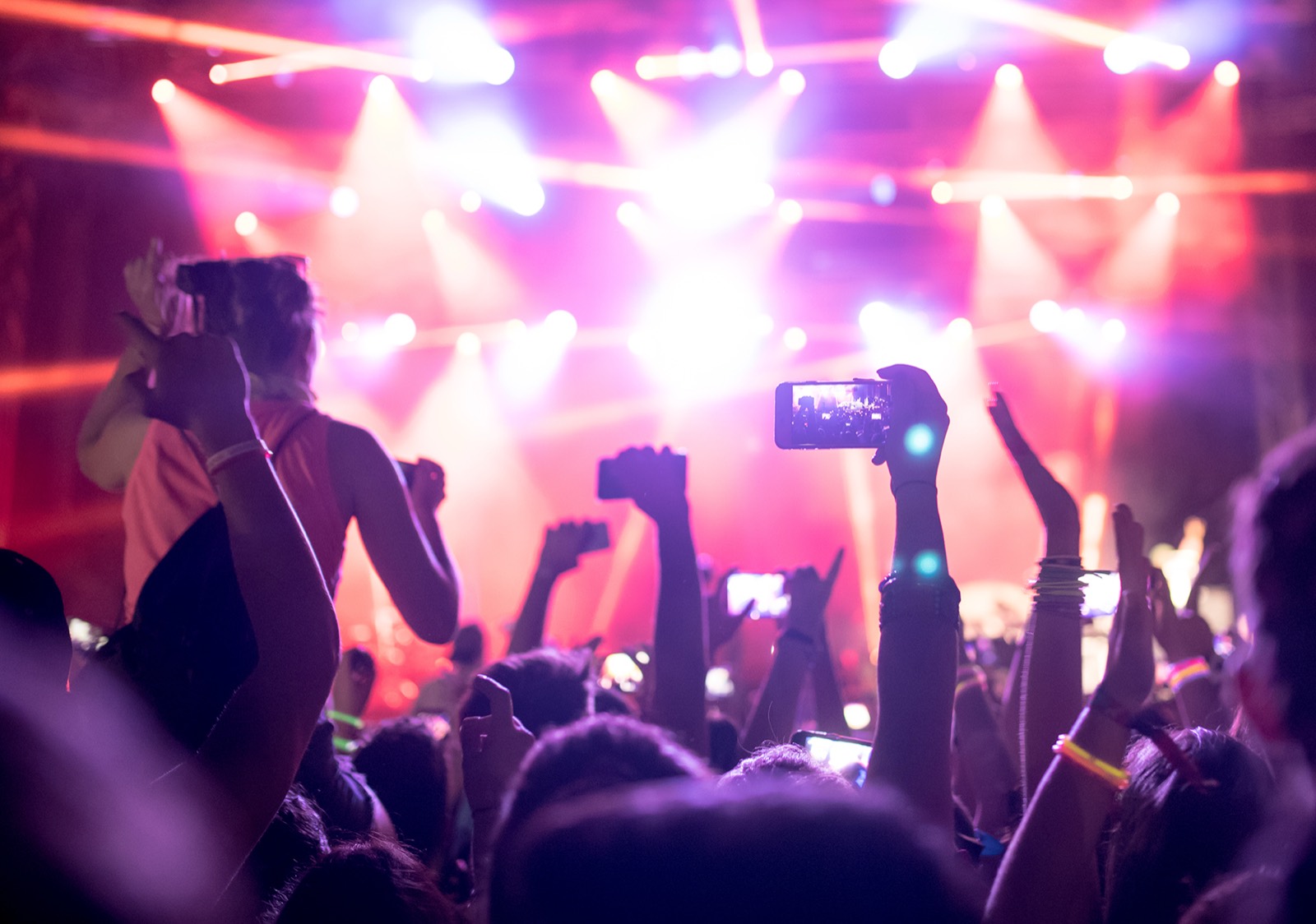 A live concert crowd, ticketed with Entase
